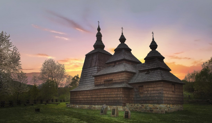 Fotka - Drevený kostolík sv. Mikuláša Čudotvorcu